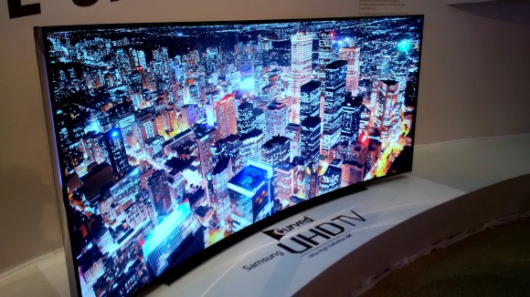 Slaapzaal kalmeren Ongehoorzaamheid Column: Een Curved TV is nog grotere onzin dan een 3D TV - PlaySense