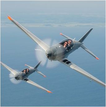 Video special: Kim vliegt met een echt vliegtuig en speelt Ace Combat 7 boven Flevoland