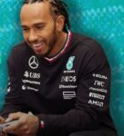 F1-wereldkampioen Lewis Hamilton speelt in nieuwe video games uit zijn jeugd op de PlayStation